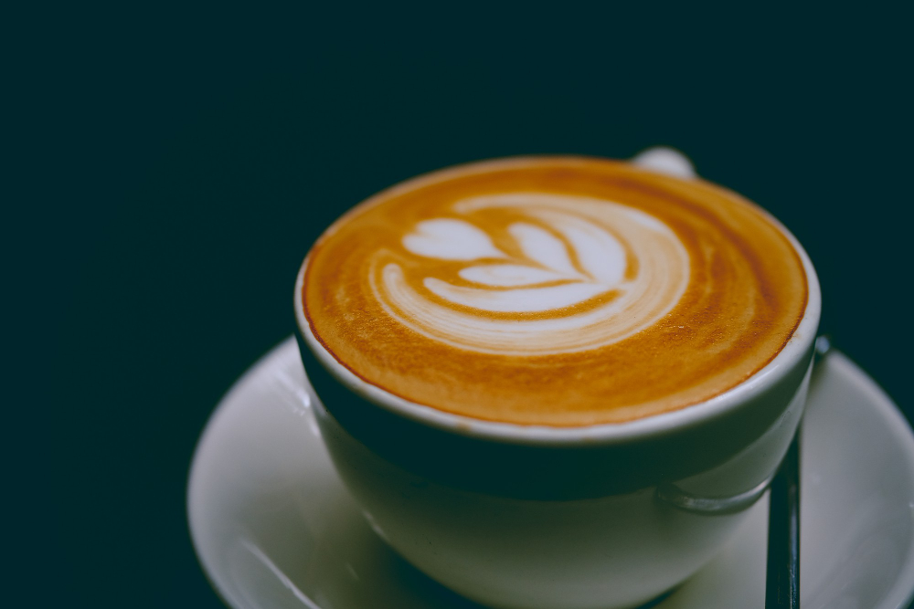 La première étape pour préparer un café latte est de préparer un espresso de qualité, 7 astuces pour un café latte énergisant et savoureux